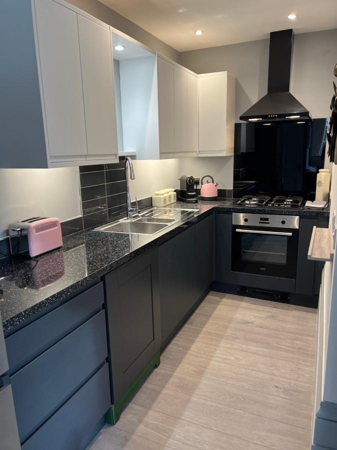 Luxury Garden Apartment Under The Castle, 도버 외부 사진